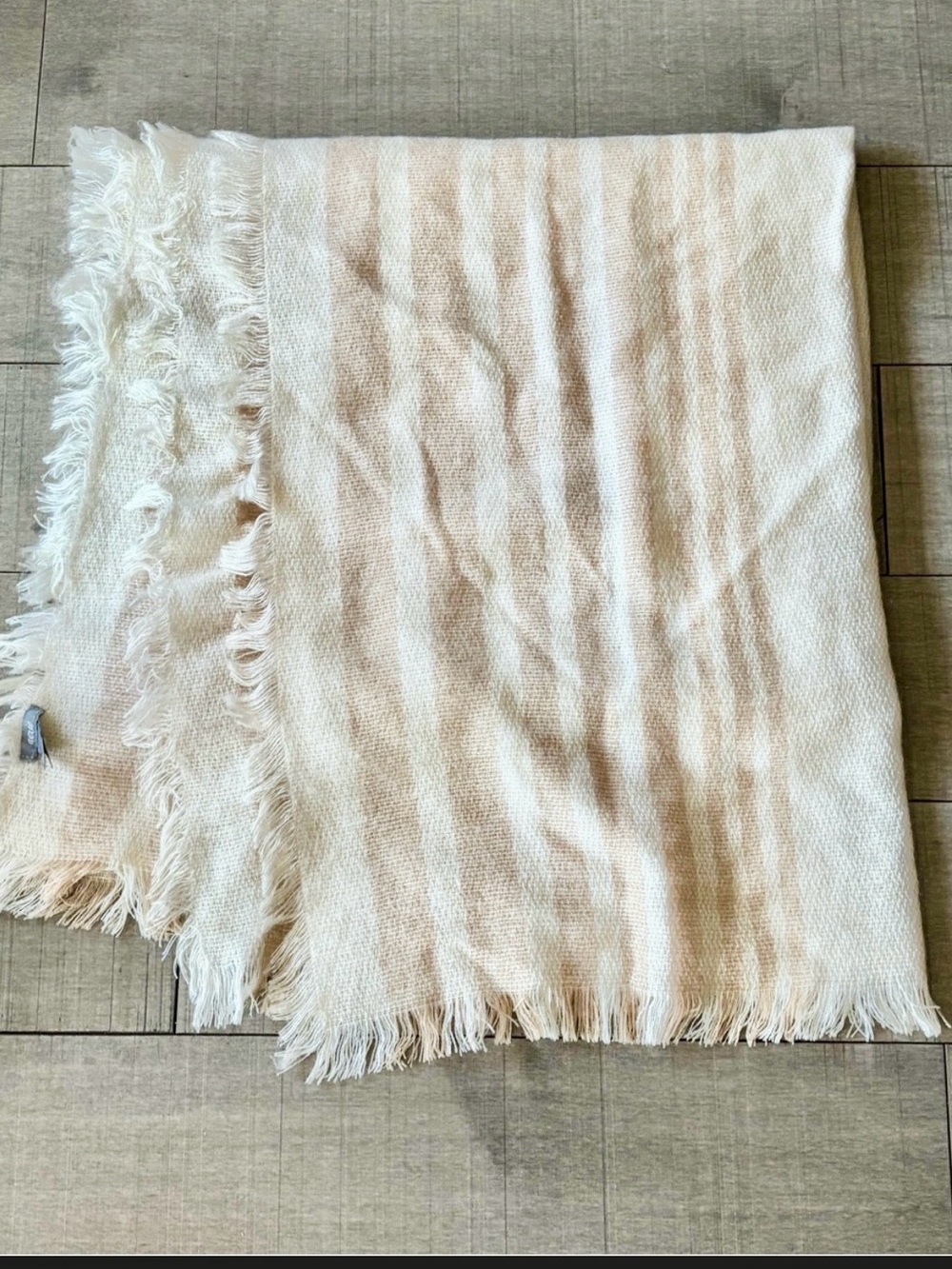 ❤️‍🔥4/$20❤️‍🔥aerie Fringe Blanket Scarf with Cream & Beige Stripes